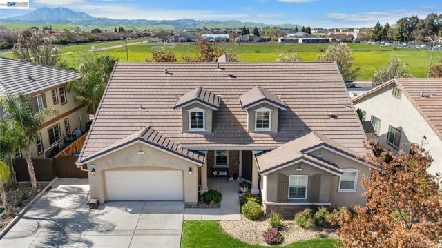 2233 Demartini Ln, Brentwood, CA 94513