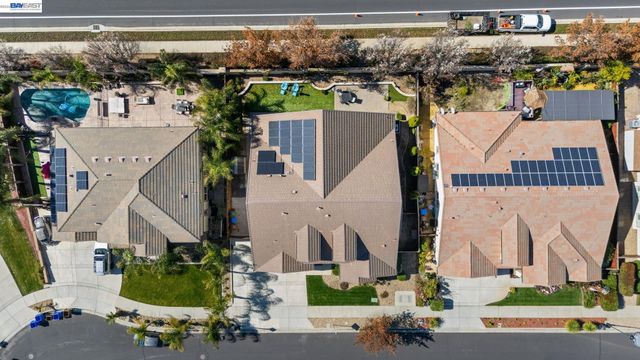 2233 Demartini Ln, Brentwood, CA 94513