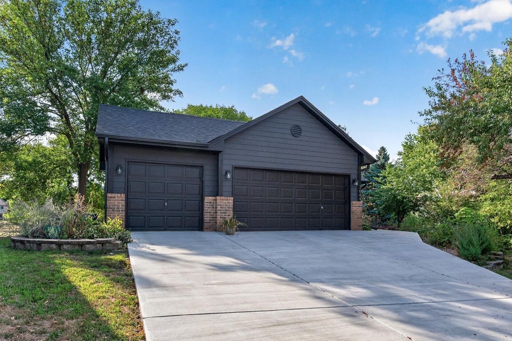 3644 James Court, Hastings, MN 55033 — photo 2