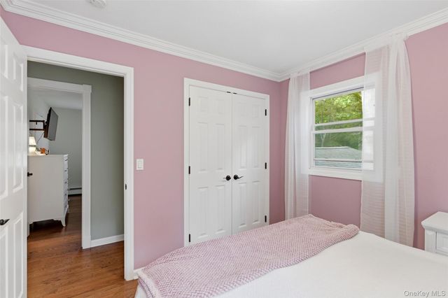 14 Julia Circle, East Setauket, NY 11733