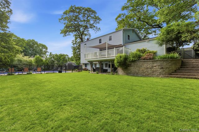 14 Julia Circle, East Setauket, NY 11733