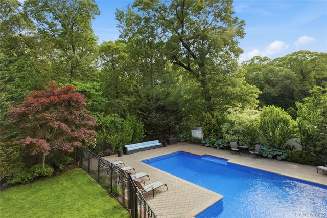 14 Julia Circle, East Setauket, NY 11733