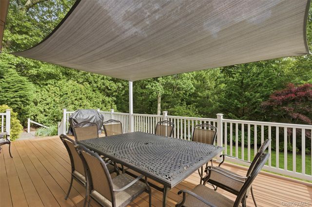 14 Julia Circle, East Setauket, NY 11733