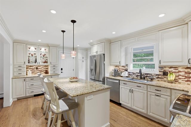 14 Julia Circle, East Setauket, NY 11733