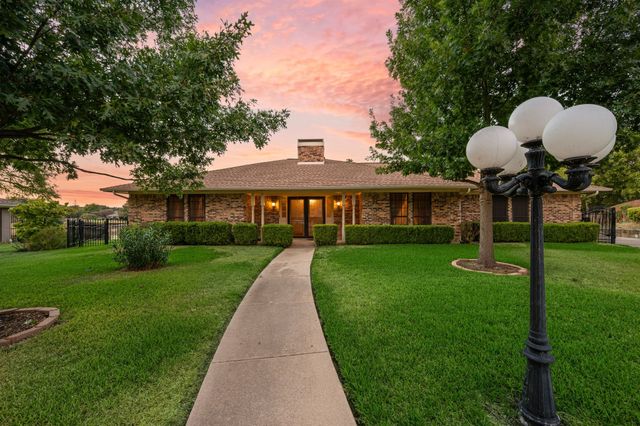 4813 Woodcreek Court, North Richland Hills, TX 76180
