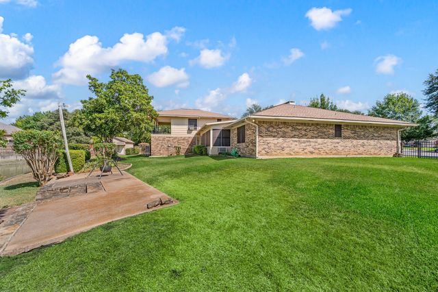 4813 Woodcreek Court, North Richland Hills, TX 76180