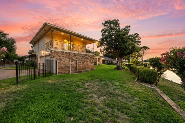4813 Woodcreek Court, North Richland Hills, TX 76180