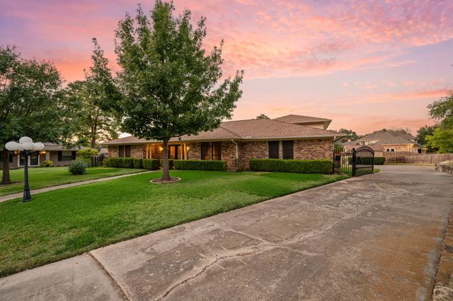 4813 Woodcreek Court, North Richland Hills, TX 76180