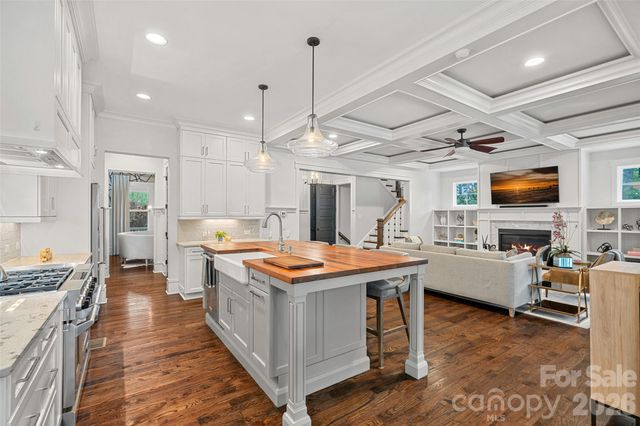 4316 Tangle Drive, Charlotte, NC 28211
