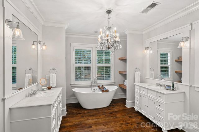 4316 Tangle Drive, Charlotte, NC 28211