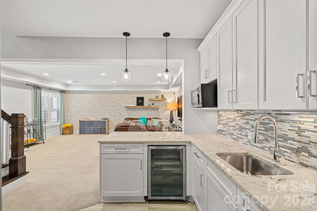 4316 Tangle Drive, Charlotte, NC 28211