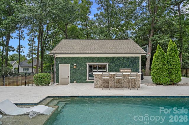 4316 Tangle Drive, Charlotte, NC 28211