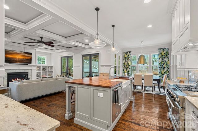 4316 Tangle Drive, Charlotte, NC 28211