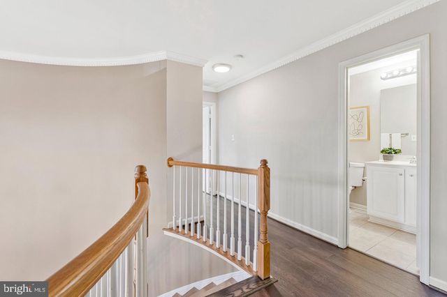 2000 GALLOWS TREE LN, Vienna, VA 22182