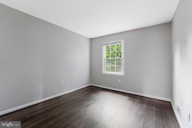 2000 GALLOWS TREE LN, Vienna, VA 22182