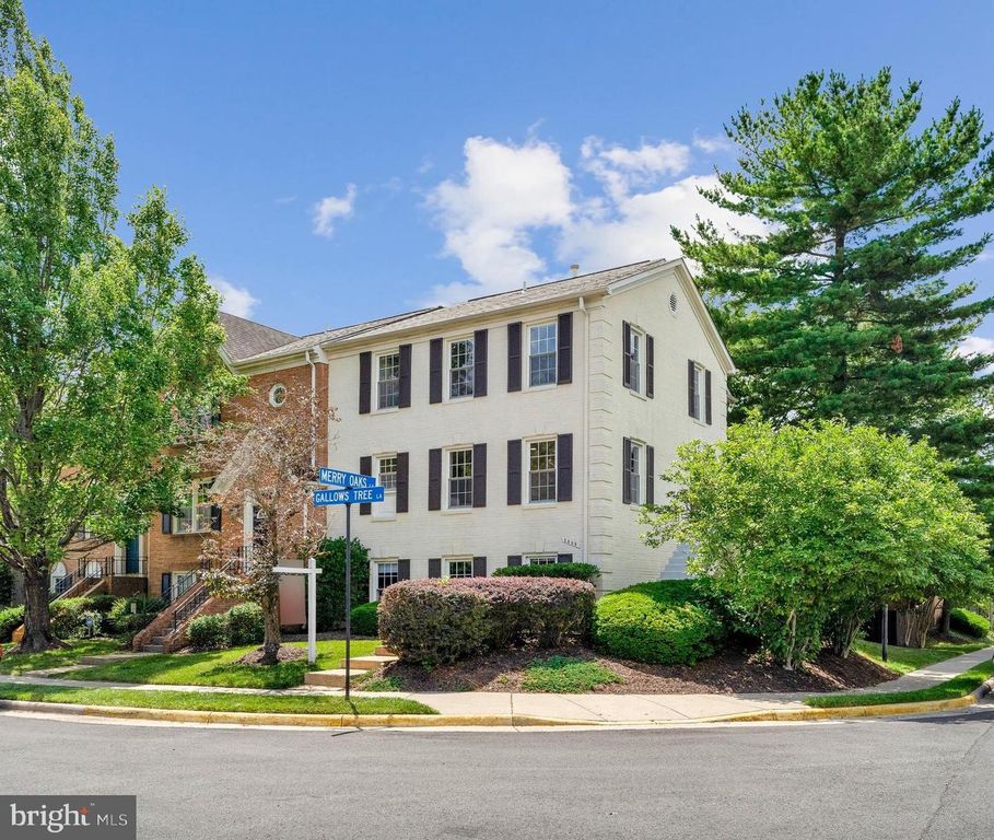 2000 GALLOWS TREE LN, Vienna, VA 22182