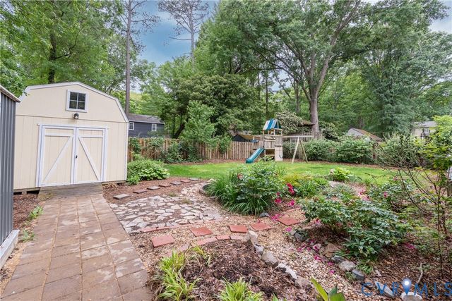 11135 Oakcrest Dr, North Chesterfield, VA 23235