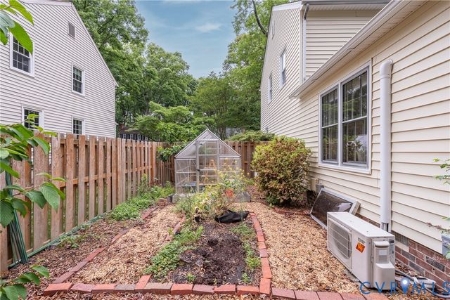 11135 Oakcrest Dr, North Chesterfield, VA 23235