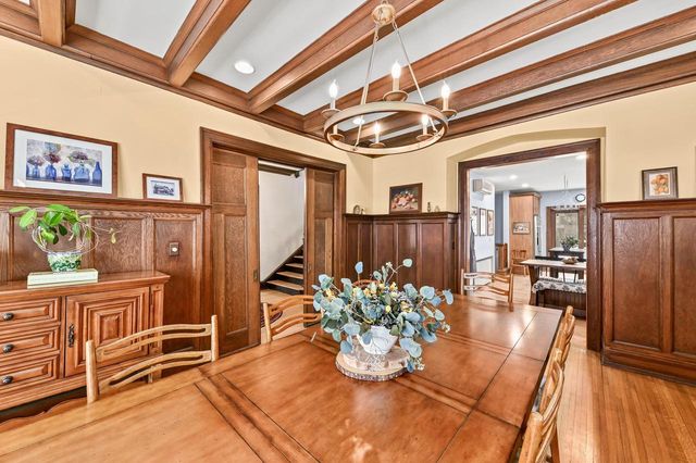 2963 N Summit AVENUE, Milwaukee, WI 53211