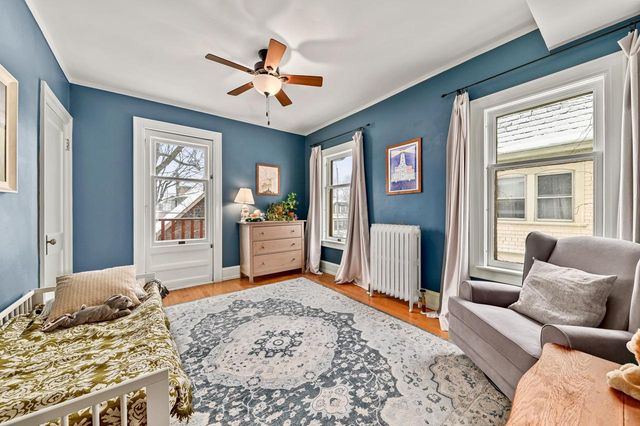 2963 N Summit AVENUE, Milwaukee, WI 53211