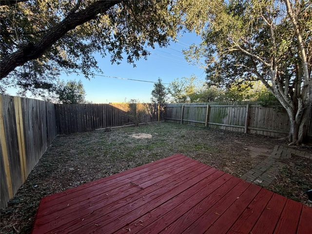 1510 S Medina ST B, Lockhart, TX 78644