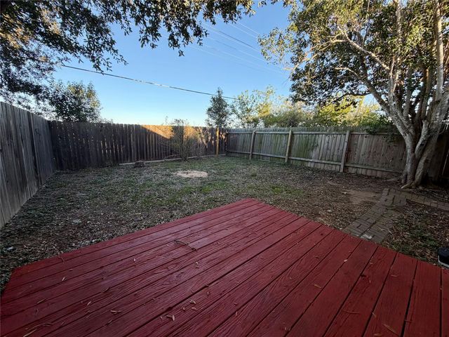 1510 S Medina ST B, Lockhart, TX 78644