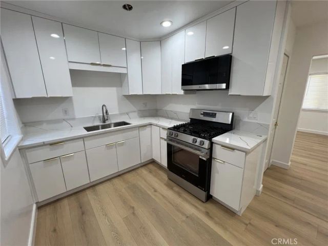 1840 W Glenoaks Boulevard A, Glendale, CA 91201