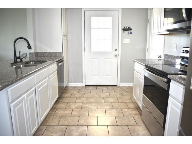 2552 Pineridge Street, Thibodaux, LA 70301