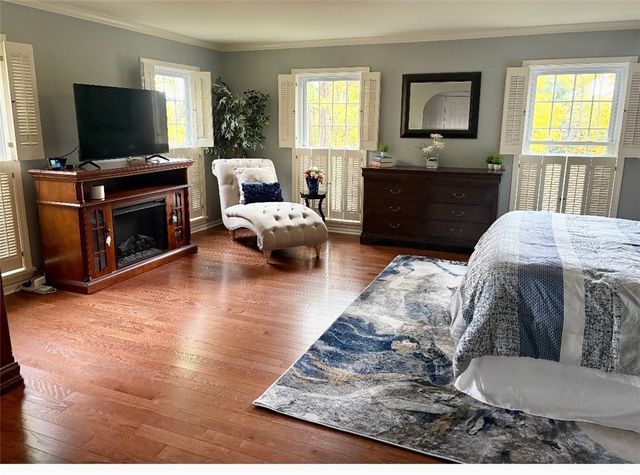76 Van Voorhis Road, Pittsford, NY 14534