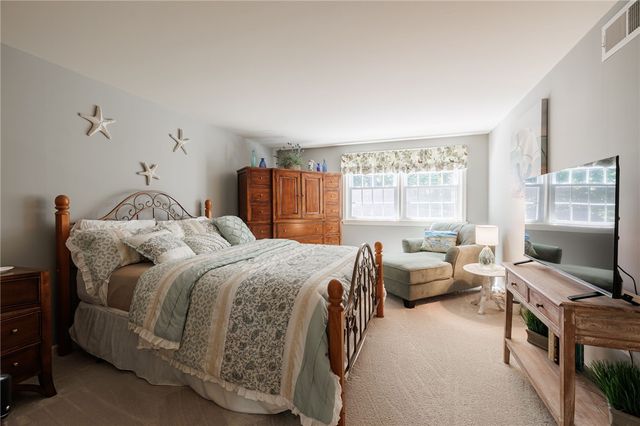 76 Van Voorhis Road, Pittsford, NY 14534