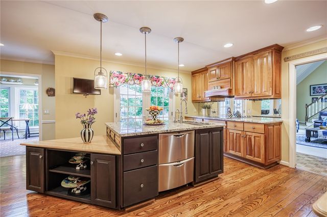 76 Van Voorhis Road, Pittsford, NY 14534