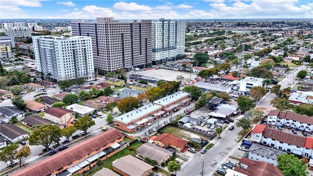 10881 SW 6th St 7, Sweetwater, FL 33174