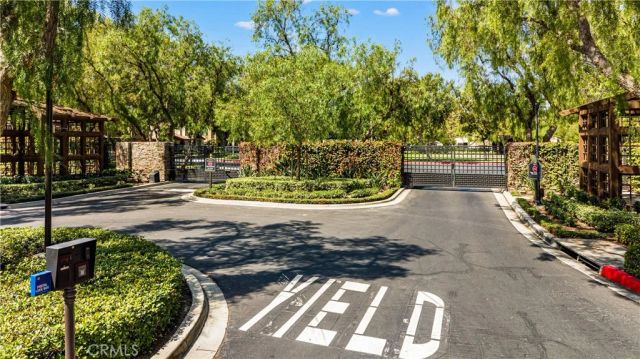 30 Bombay, Irvine, CA 92620