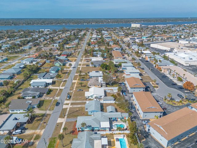 353 Boylston Avenue, Daytona Beach, FL 32118