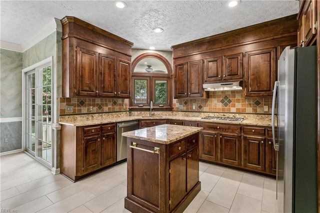 105 Harrigan WAY, Yorktown, VA 23693