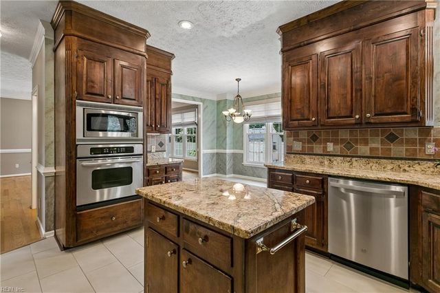 105 Harrigan WAY, Yorktown, VA 23693