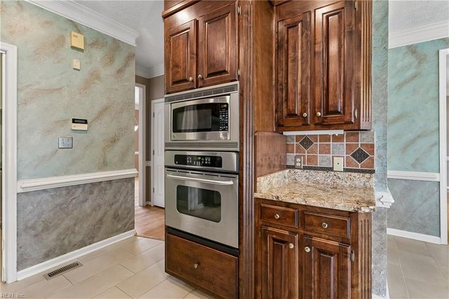 105 Harrigan WAY, Yorktown, VA 23693