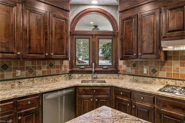 105 Harrigan WAY, Yorktown, VA 23693