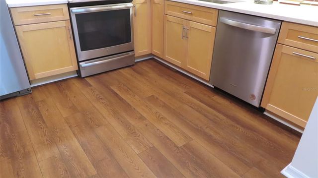 2285 ISRAELI DRIVE 17, Clearwater, FL 33763