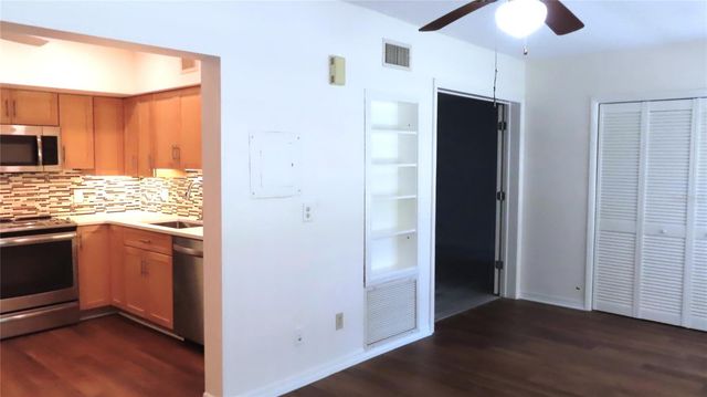 2285 ISRAELI DRIVE 17, Clearwater, FL 33763