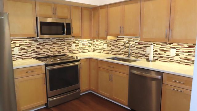 2285 ISRAELI DRIVE 17, Clearwater, FL 33763