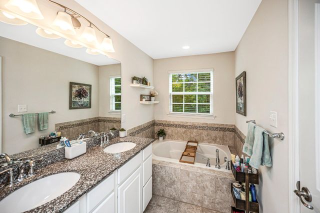 7739 MILTON CIR, Gainesville, VA 20155