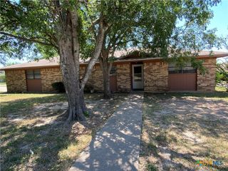 911 Yorktown, Temple, TX 76504