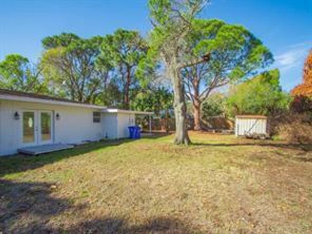 2064 Atlantic Boulevard, Vero Beach, FL 32960