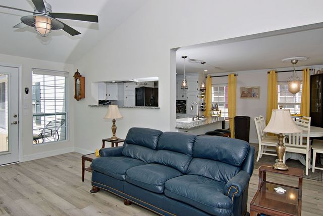 435A Lakewood Drive, Townville, SC 29689