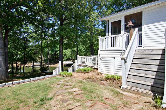 435A Lakewood Drive, Townville, SC 29689