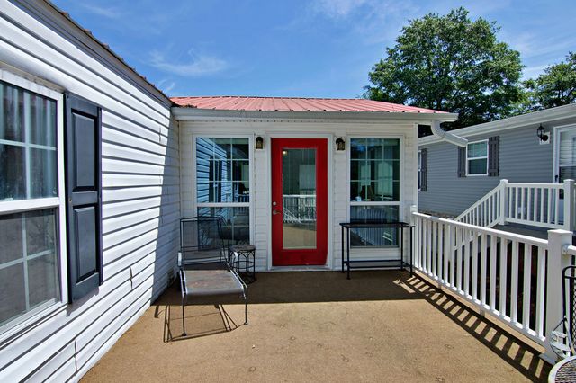 435A Lakewood Drive, Townville, SC 29689