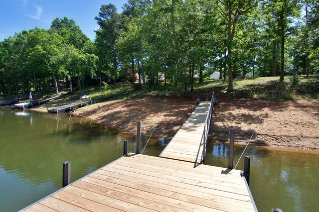 435A Lakewood Drive, Townville, SC 29689