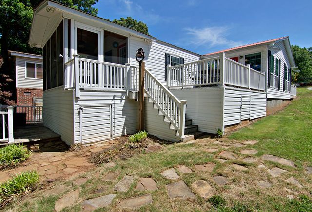 435A Lakewood Drive, Townville, SC 29689
