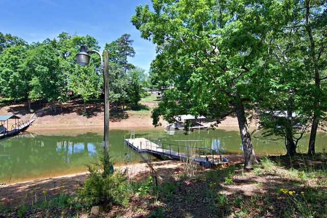 435A Lakewood Drive, Townville, SC 29689